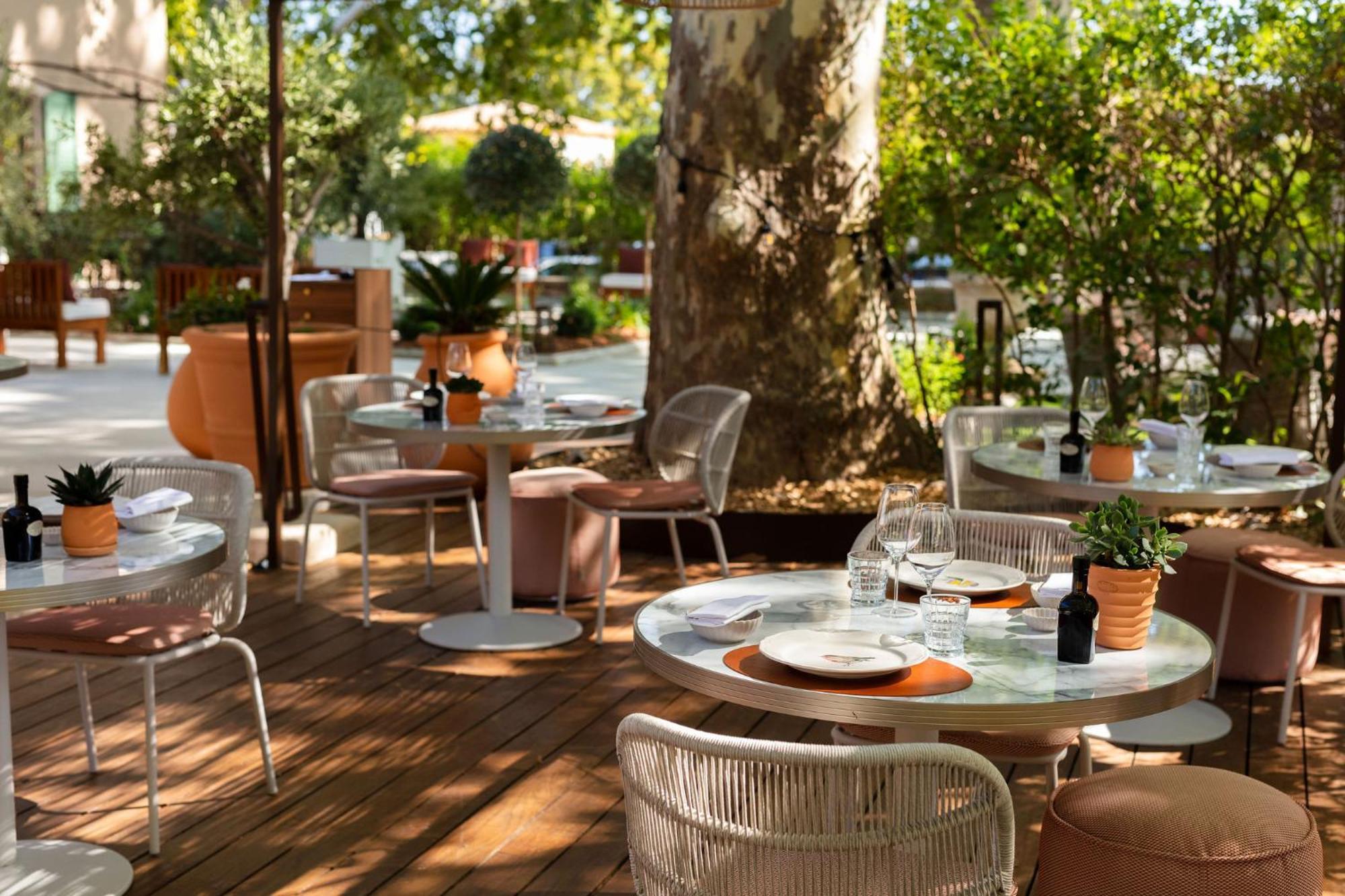 Hotel Et Restaurant La Bastide Bourrelly - Mathias Dandine Cabries Exterior photo