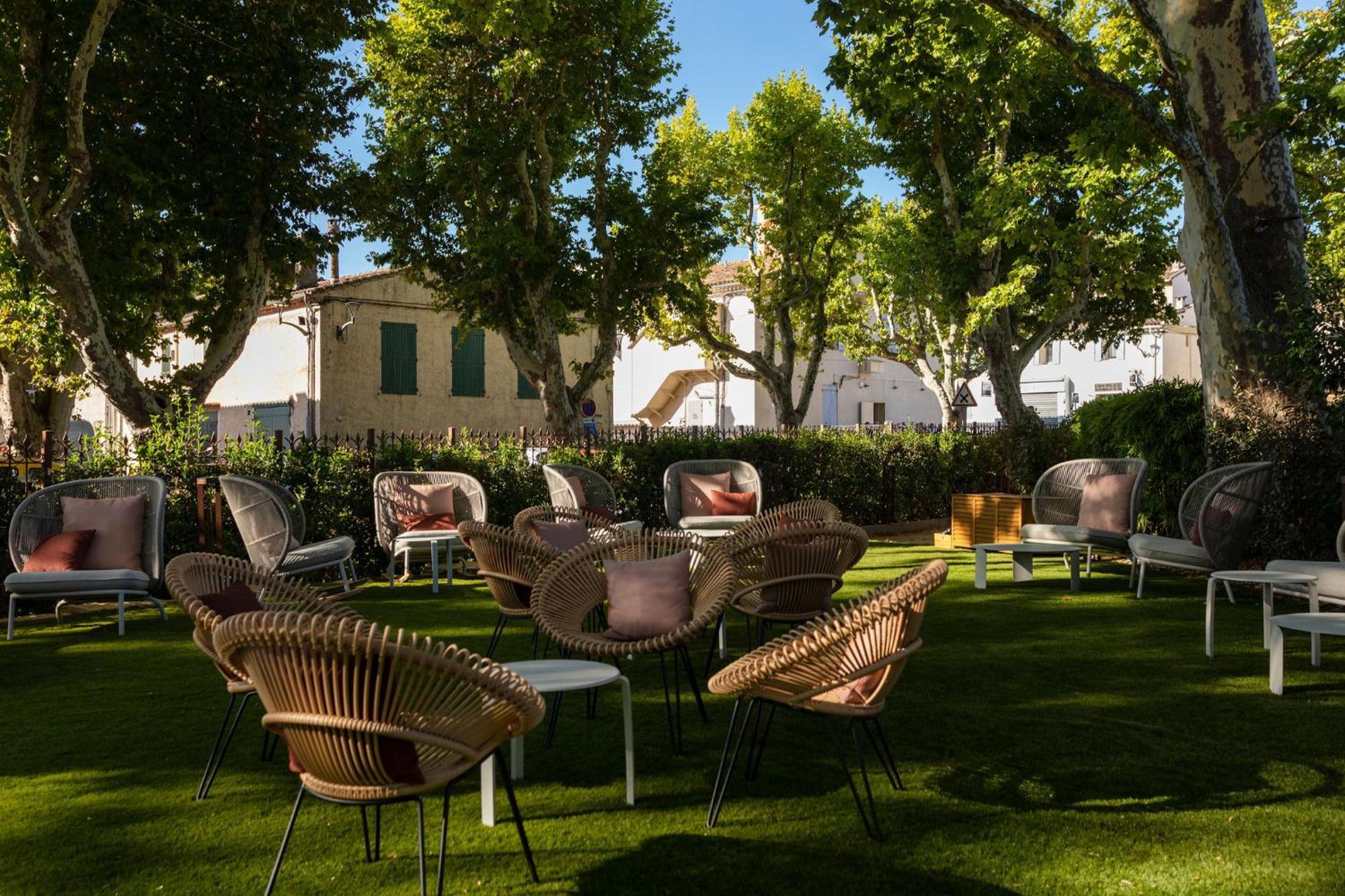 Hotel Et Restaurant La Bastide Bourrelly - Mathias Dandine Cabries Exterior photo